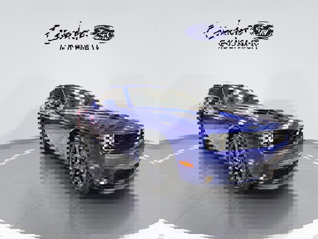 Used 2021 Dodge Challenger SXT w/ Blacktop Package image 2