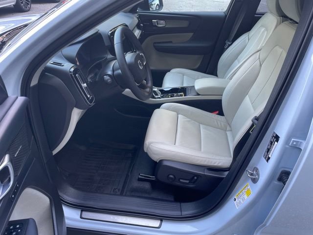 Certified 2024 Volvo XC40 B5 Ultimate w/ Protection Package Premier AWD/4WD image 10