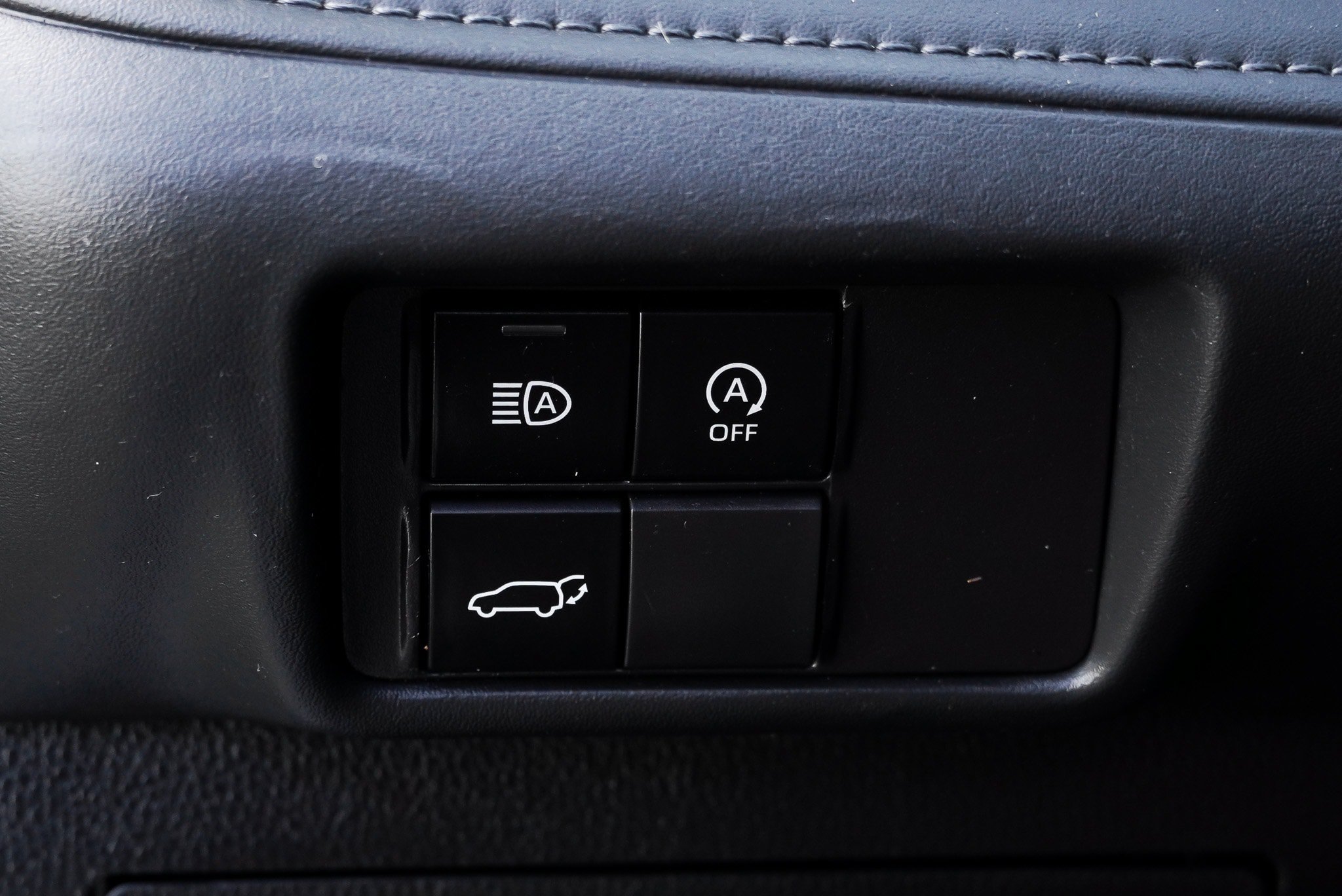 Used 2023 Toyota Highlander LE AWD/4WD image 19