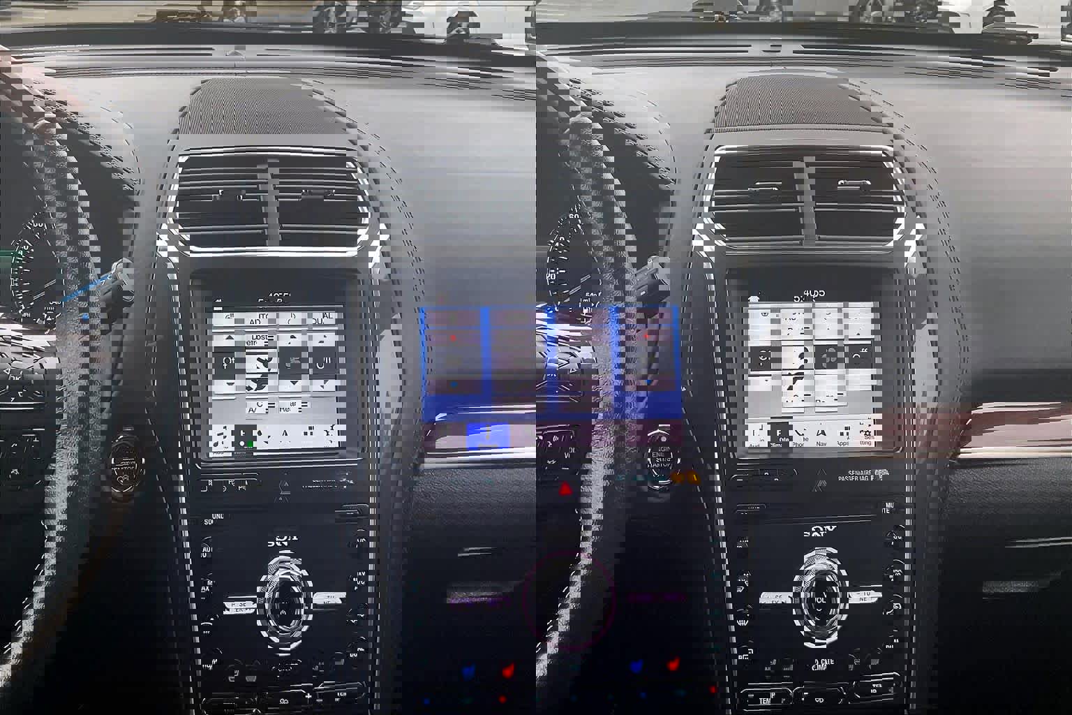 Used 2019 Ford Explorer Platinum image 9