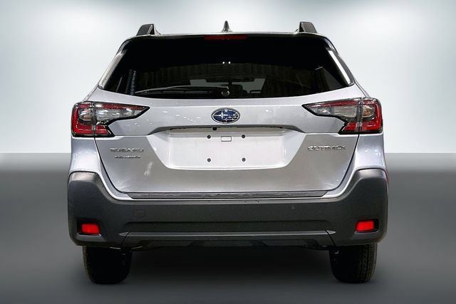 Used 2025 Subaru Outback Premium AWD/4WD image 4