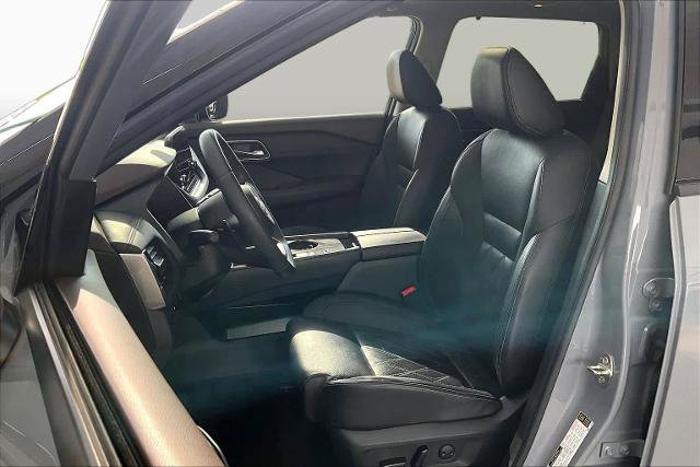 Certified 2023 Nissan Rogue Platinum w/ Platinum Premium Package FWD image 8