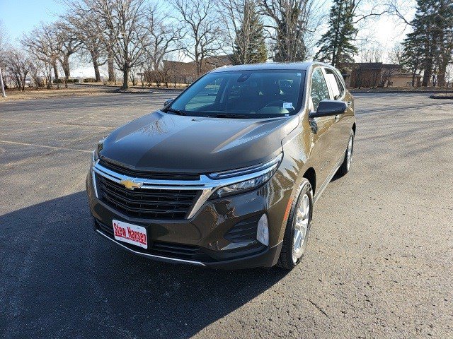 Used 2024 Chevrolet Equinox LT image 2
