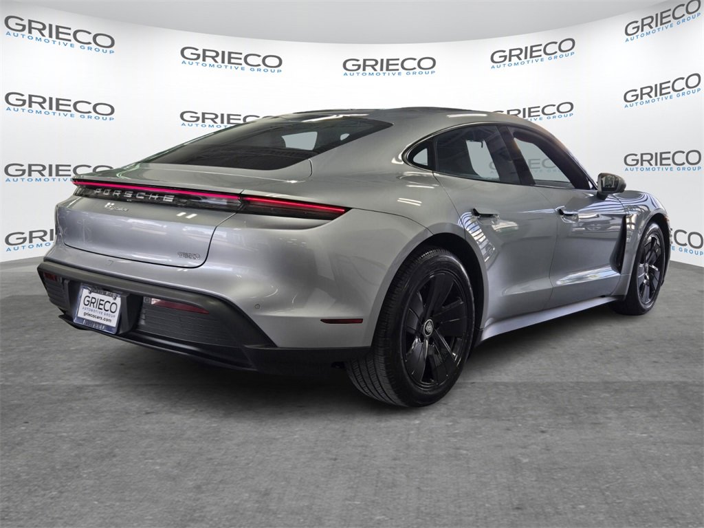 Used 2023 Porsche Taycan image 7