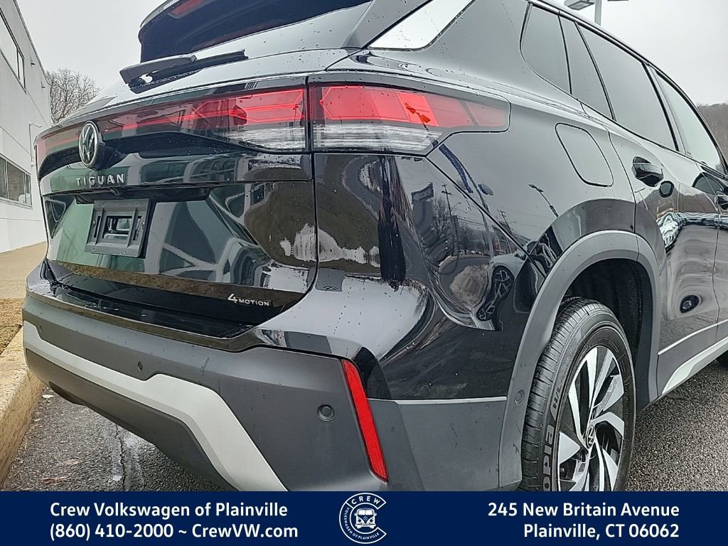 Certified 2025 Volkswagen Tiguan S image 31