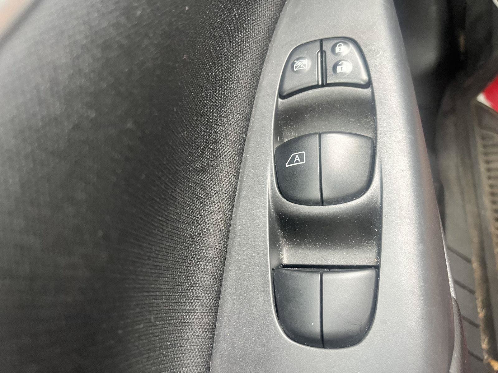 Used 2019 Nissan Sentra SV FWD image 16