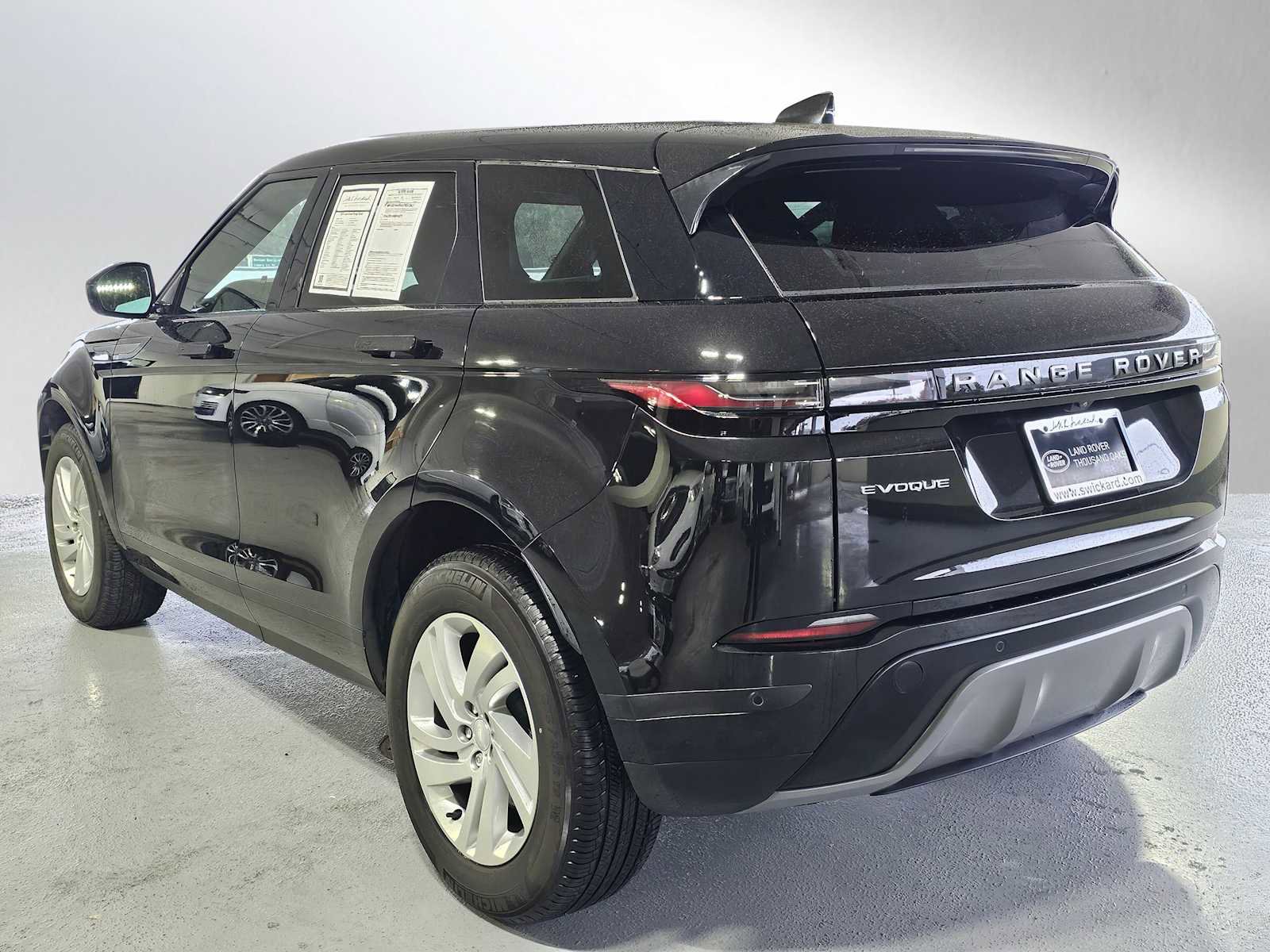 Used 2024 Land Rover Range Rover Evoque S image 3