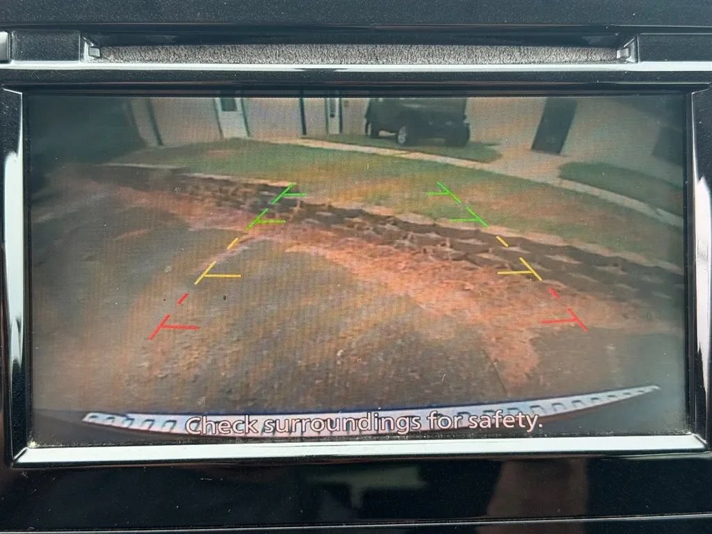 Used 2018 Nissan Rogue S FWD image 16