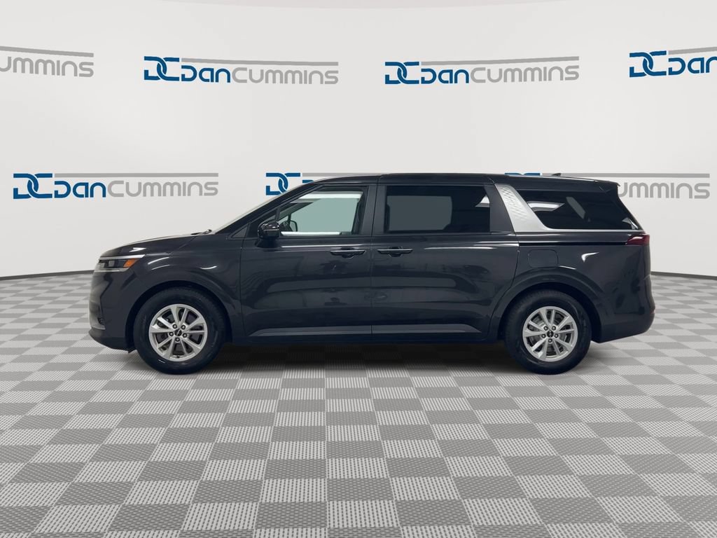 Used 2023 Kia Carnival LX FWD image 5