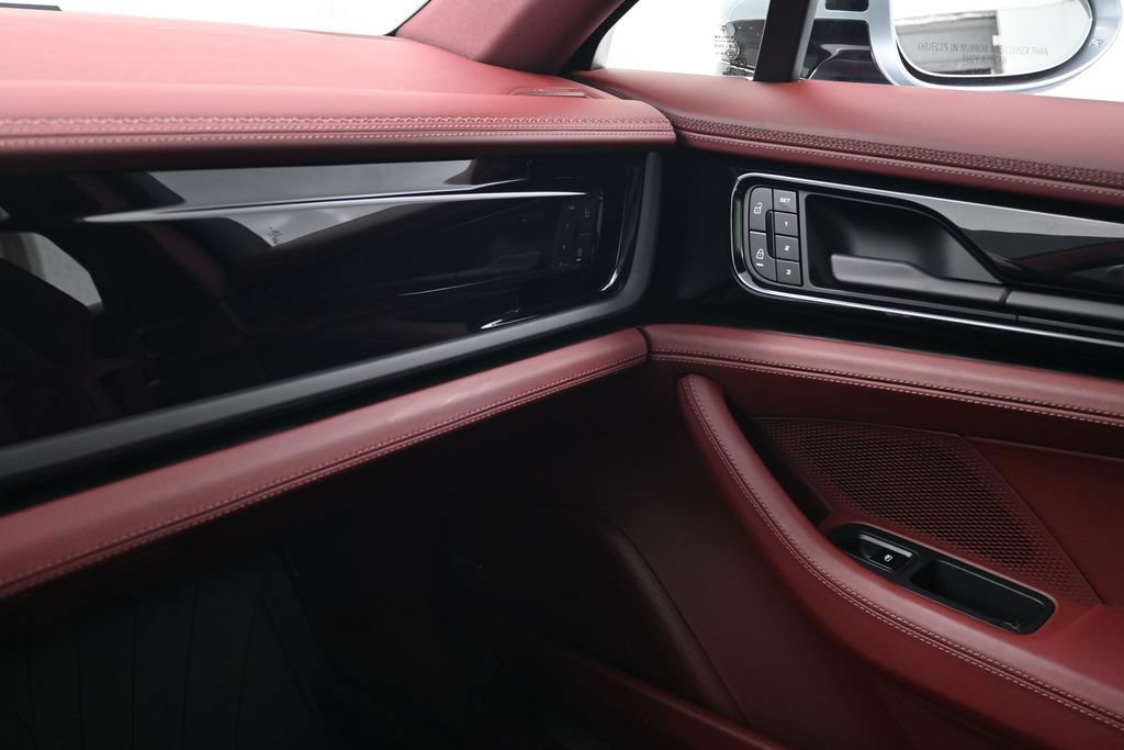 Certified 2025 Porsche Panamera 4 AWD/4WD image 19