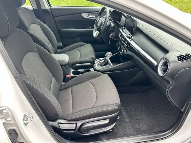 Used 2023 Kia Forte LXS FWD image 43