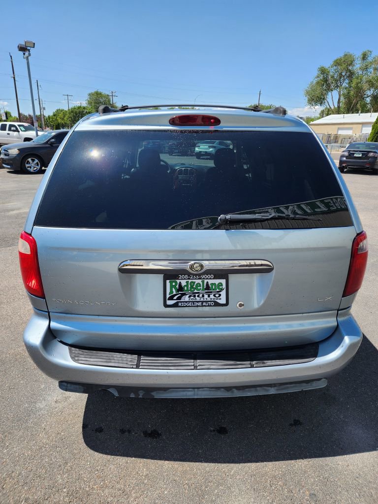 Used 2005 Chrysler Town & Country LX w/ Popular Equipment Group II image 5