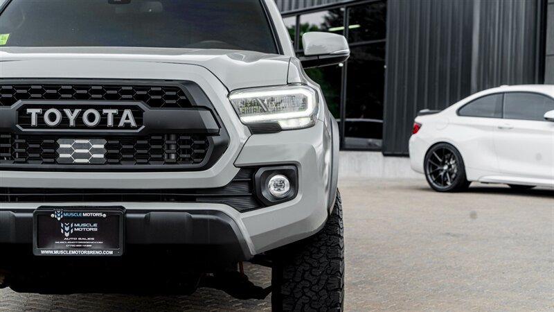 Used 2022 Toyota Tacoma TRD Off-Road w/ Technology Package RWD image 8