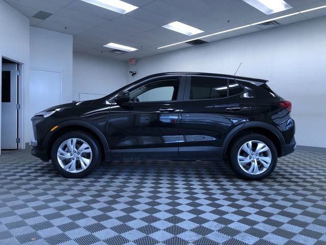Used 2025 Buick Encore GX Preferred AWD/4WD image 12