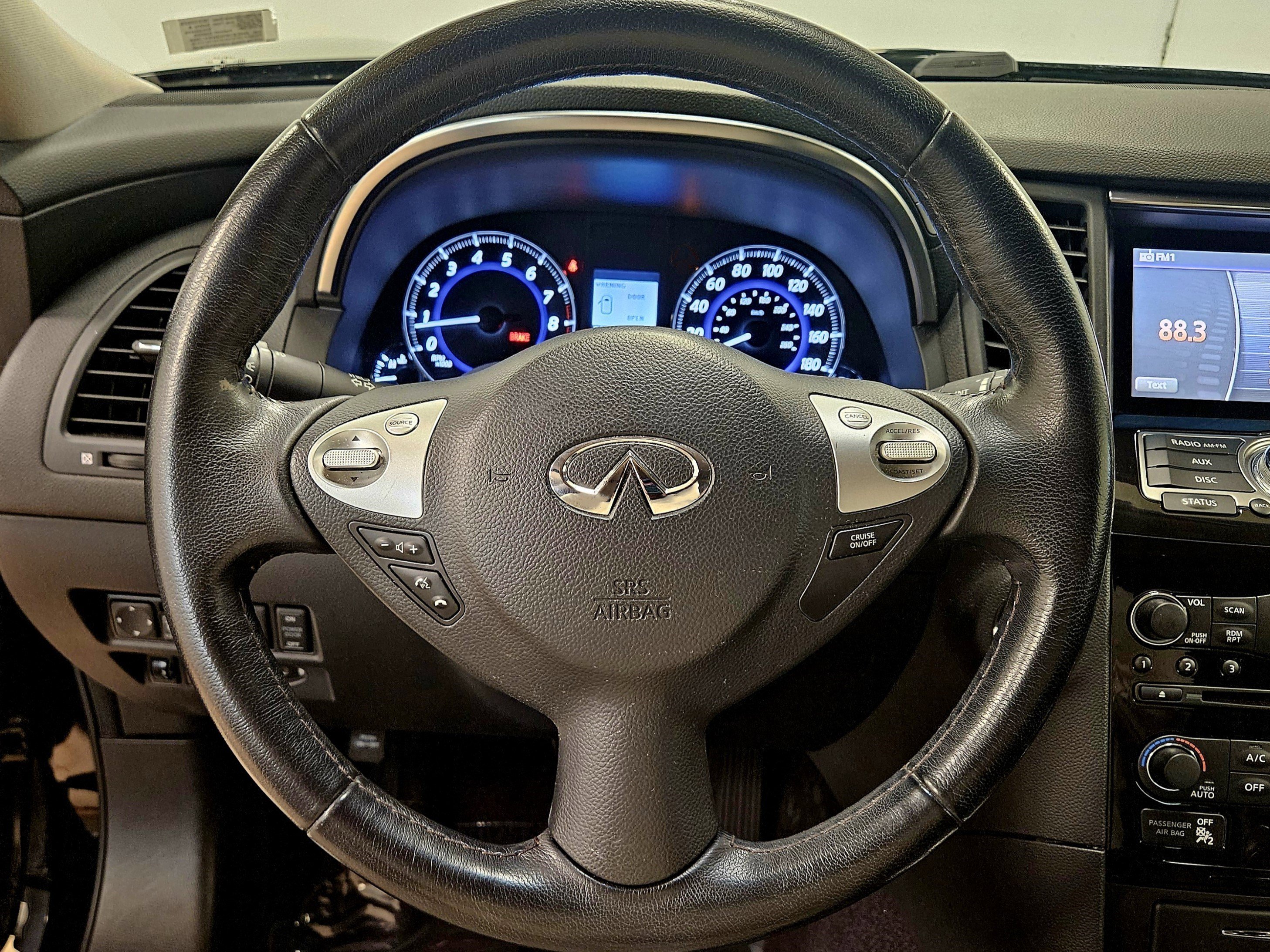 Used 2017 INFINITI QX70 AWD image 35