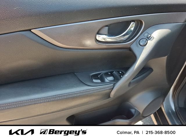 Used 2014 Nissan Rogue SV AWD/4WD image 14