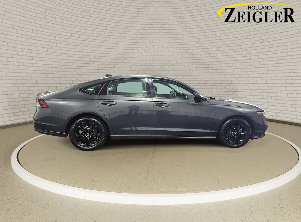 Used 2025 Honda Accord SE image 4