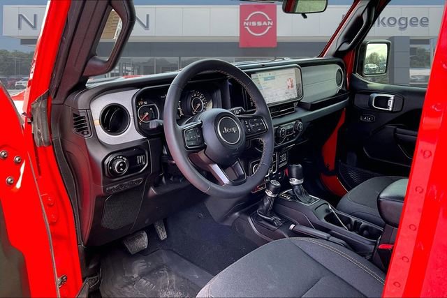 Used 2024 Jeep Gladiator Willys image 14