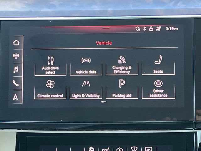 Used 2019 Audi e-tron Prestige w/ Prestige Package AWD/4WD image 25