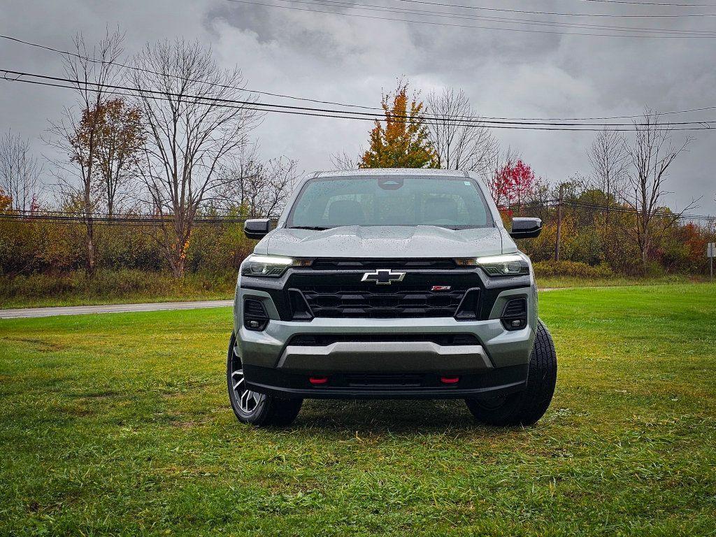 Used 2024 Chevrolet Colorado Z71 w/ LPO, Dark Essentials Package AWD/4WD image 11