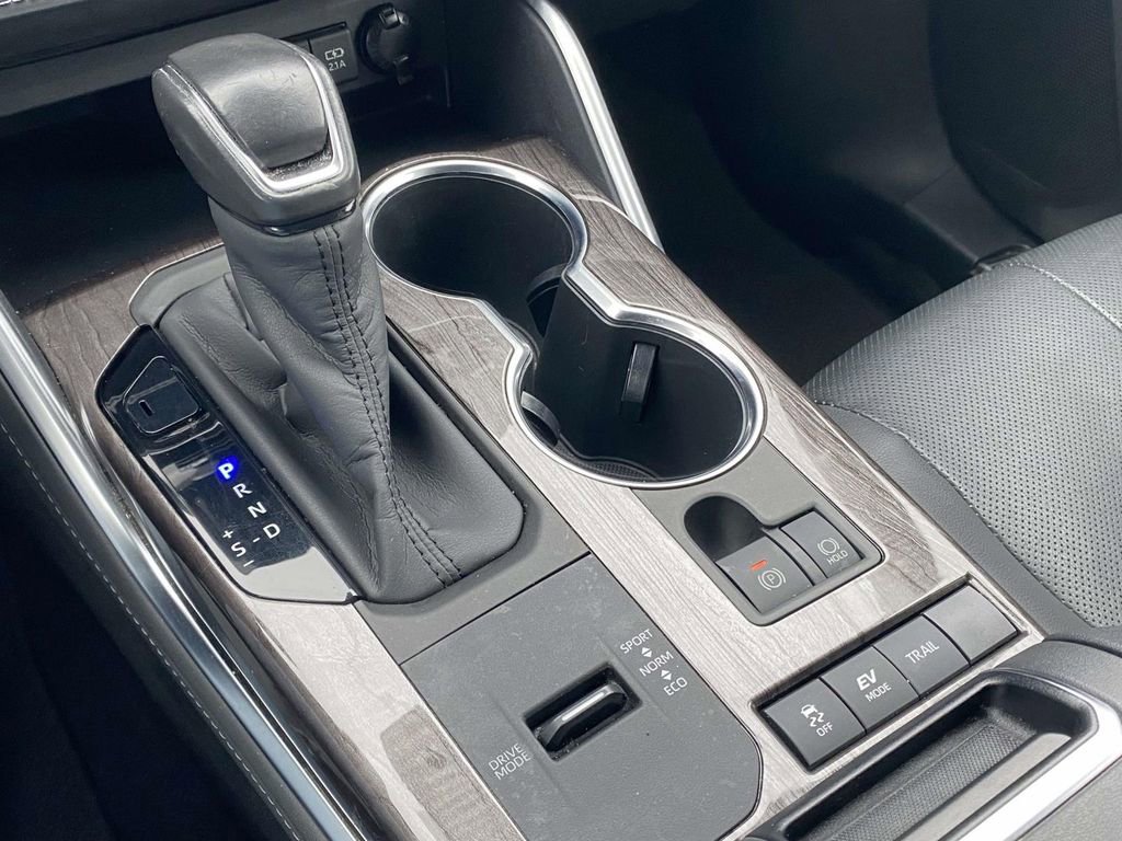 Used 2020 Toyota Highlander Platinum image 31