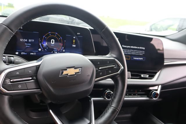 Used 2026 Chevrolet Equinox LT AWD/4WD image 18