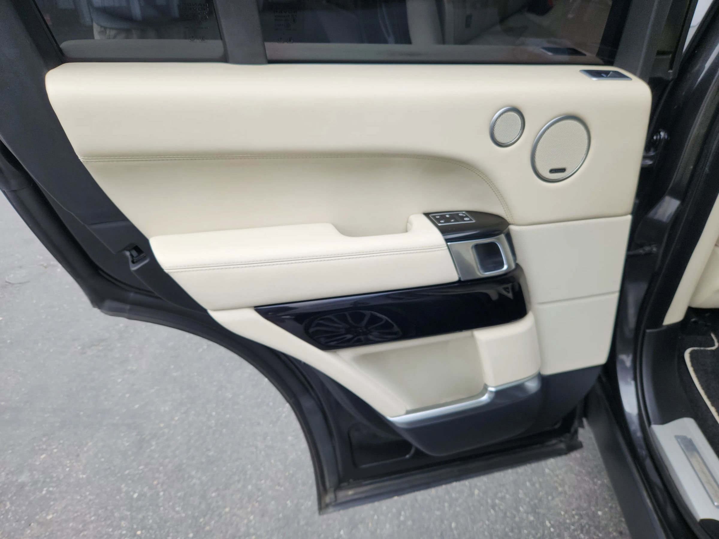 Used 2014 Land Rover Range Rover Autobiography AWD/4WD image 20