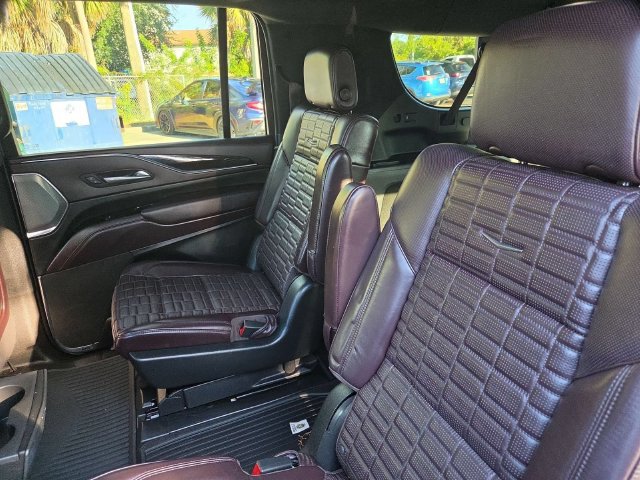 Certified 2022 Cadillac Escalade ESV Premium Luxury Platinum AWD/4WD image 25