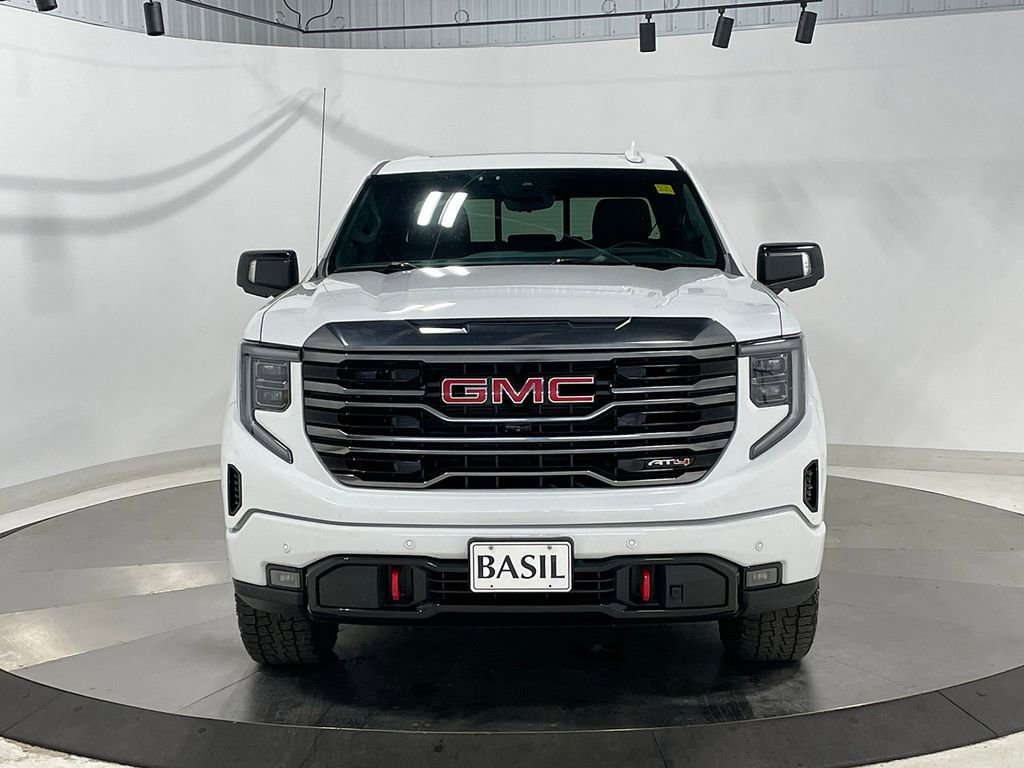 Used 2023 GMC Sierra 1500 AT4 w/ AT4 Premium Package AWD/4WD image 9
