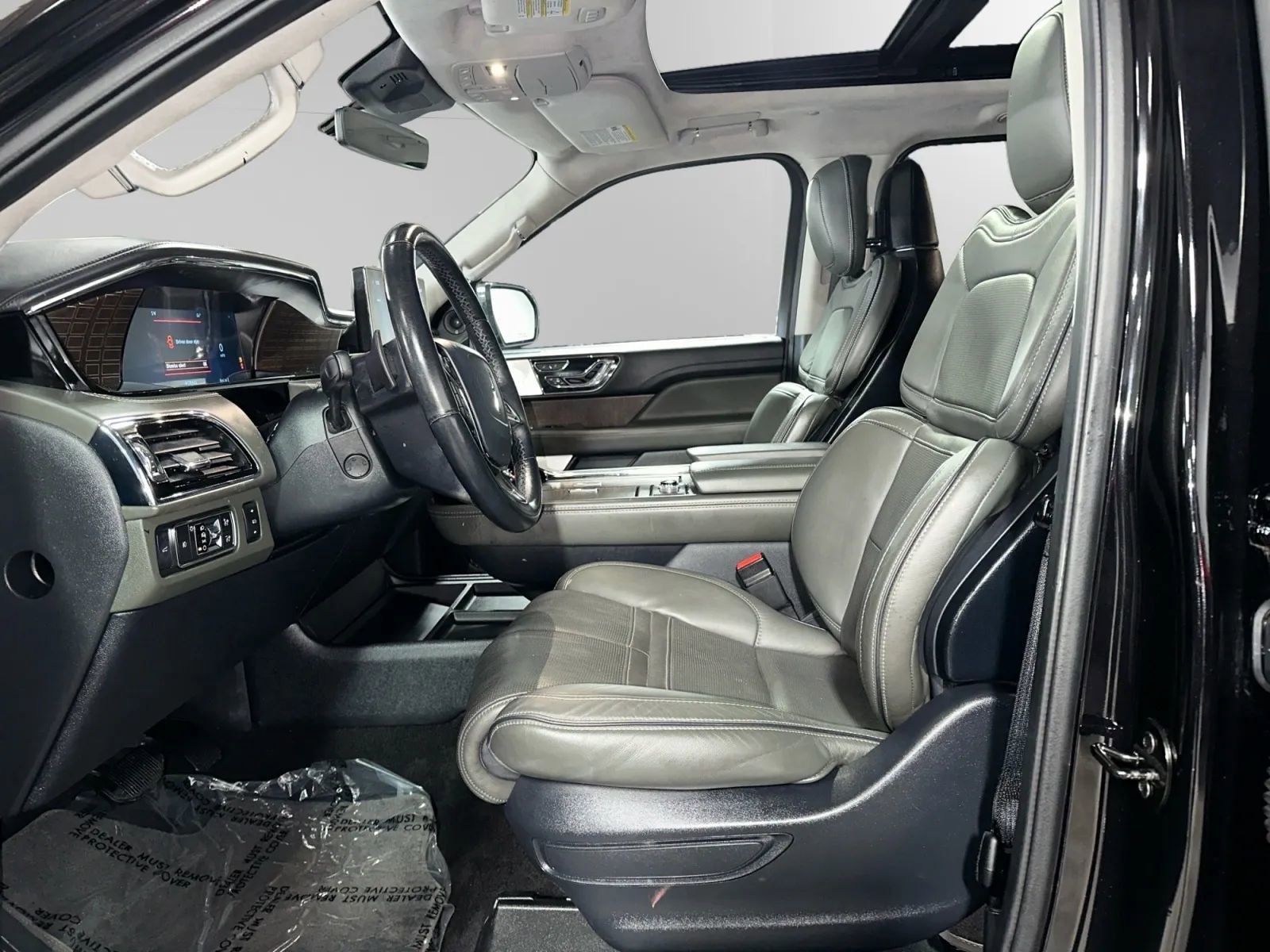 Used 2022 Lincoln Navigator L Black Label image 2