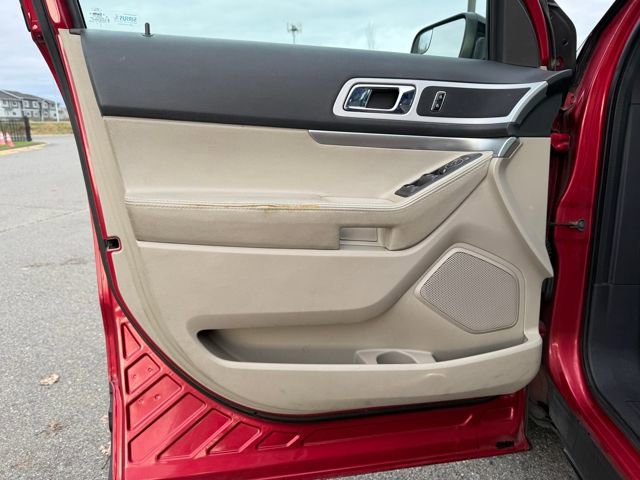 Used 2012 Ford Explorer XLT image 17