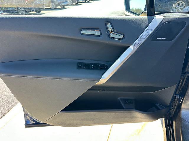 Certified 2023 BMW iX xDrive50 w/ Premium Package image 15