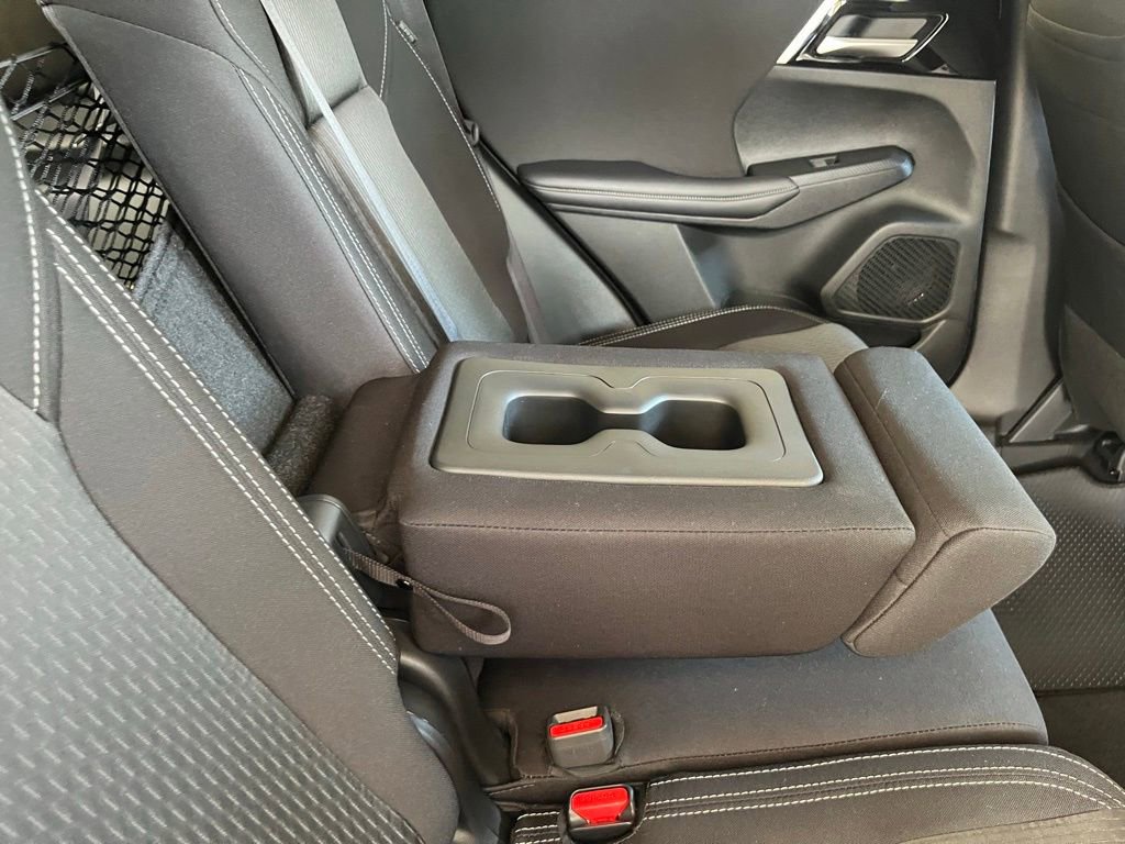 Used 2024 Mitsubishi Outlander ES image 25