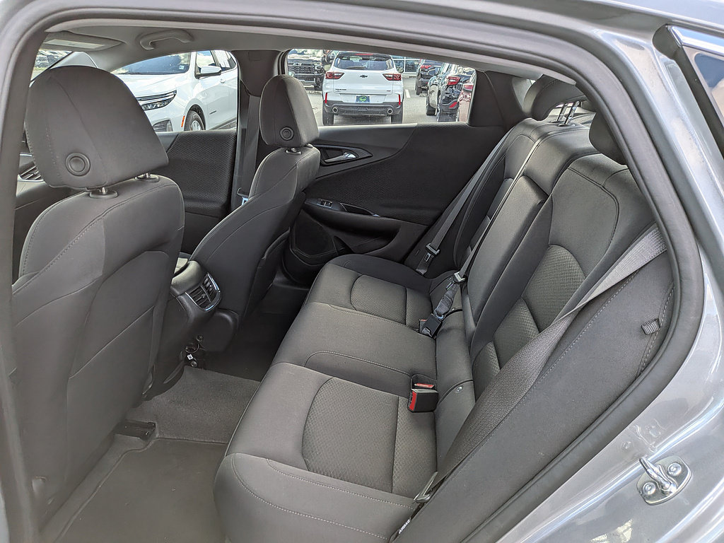 Certified 2025 Chevrolet Malibu LT FWD image 38