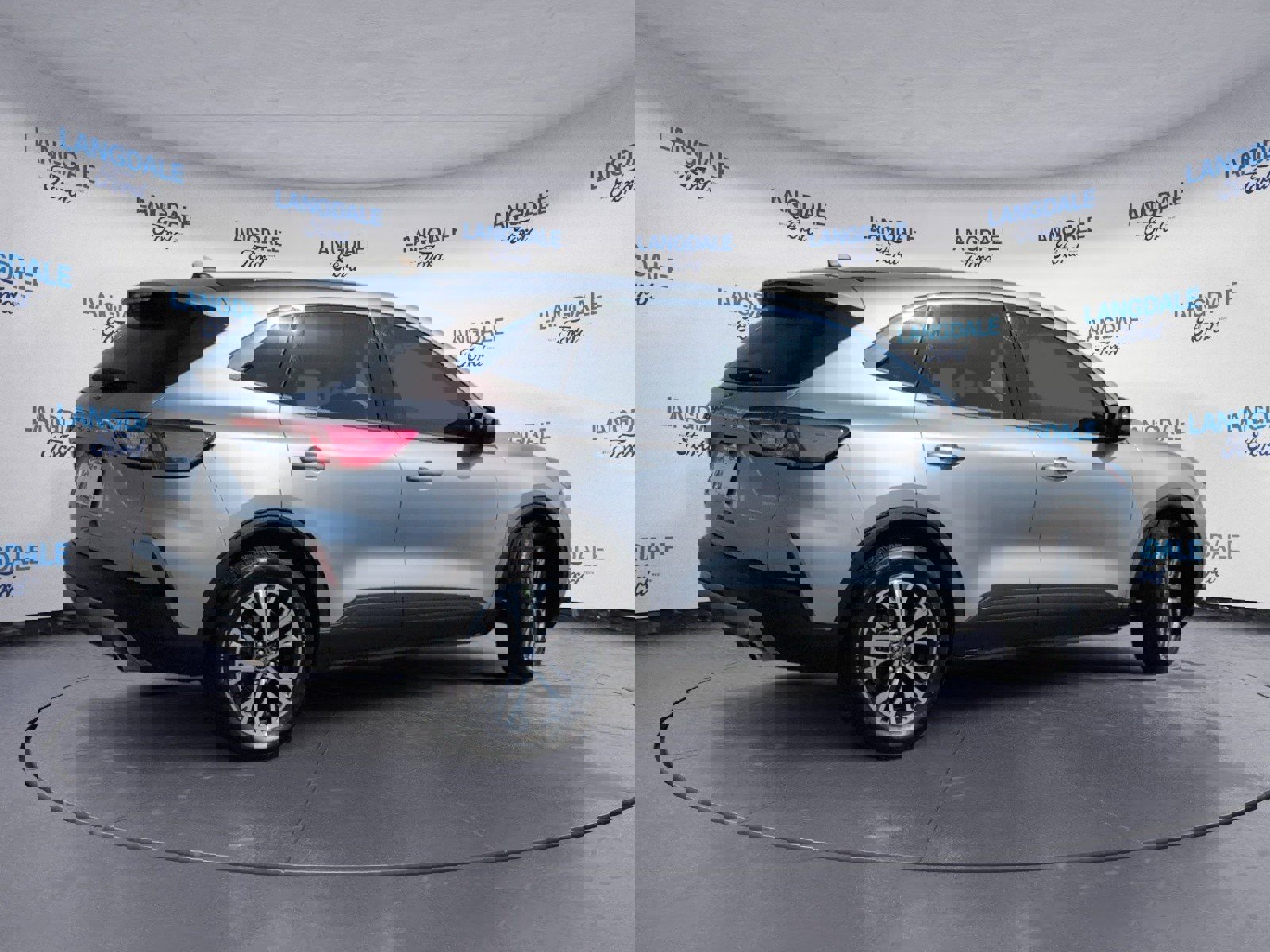 Used 2022 Ford Escape SEL w/ Technology Package image 4