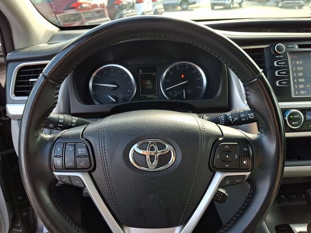 Used 2019 Toyota Highlander XLE AWD/4WD image 21