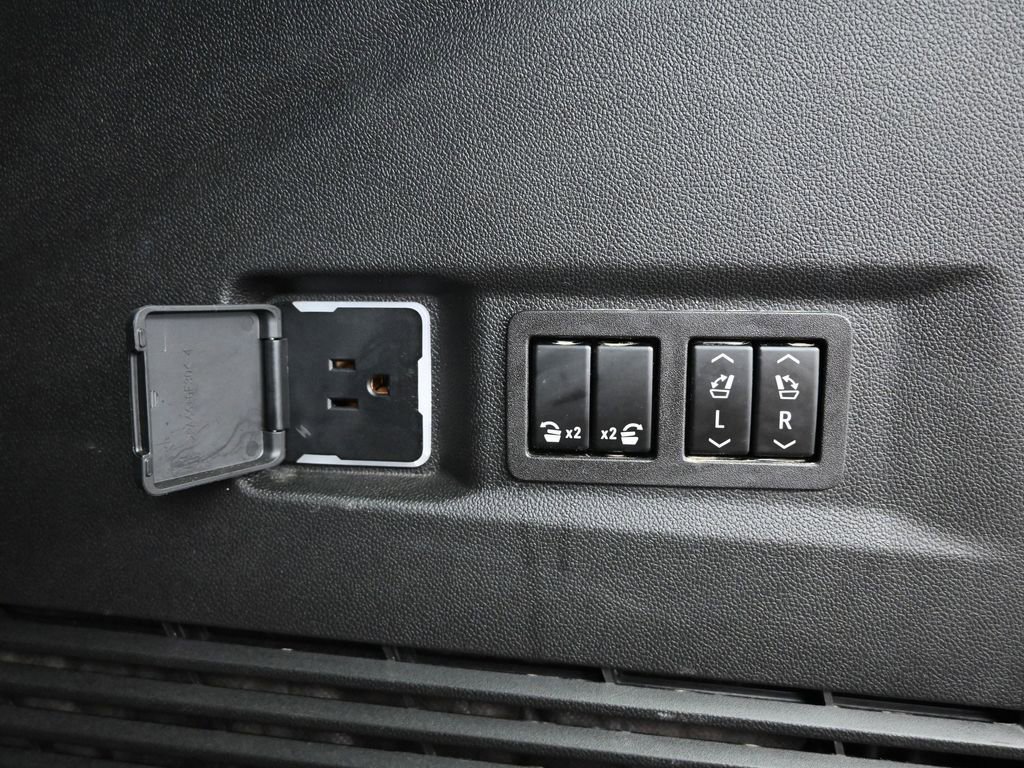 Used 2023 Chevrolet Tahoe RST w/ Sport Performance Package image 31