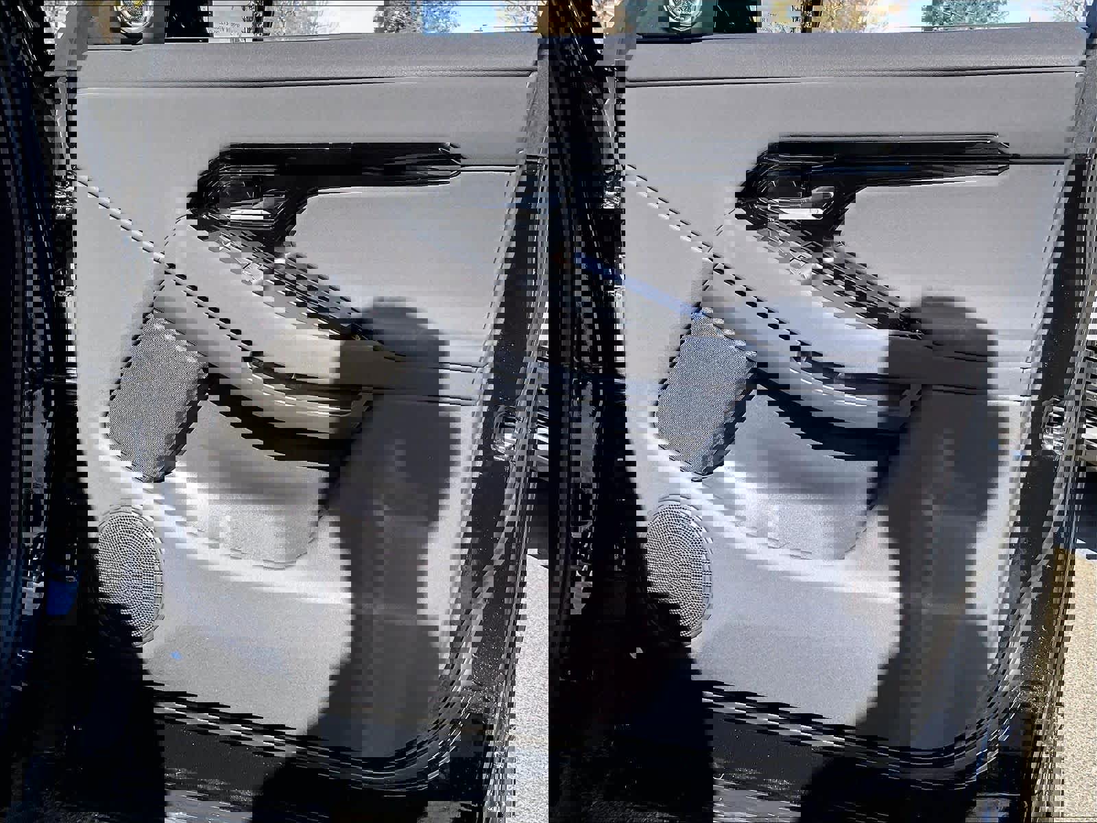 Used 2026 Land Rover Range Rover Evoque Dynamic SE image 25