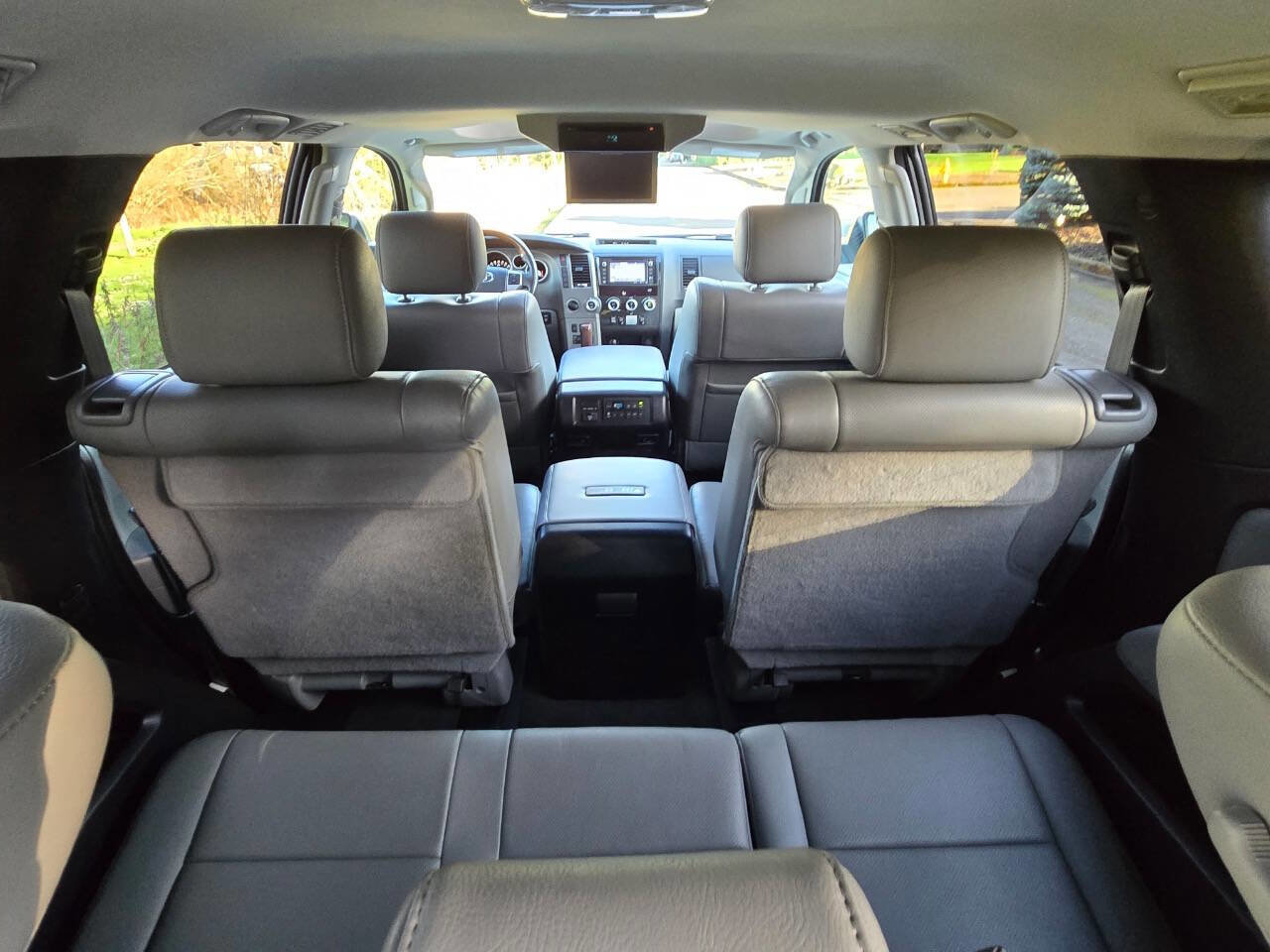Used 2016 Toyota Sequoia Platinum image 16