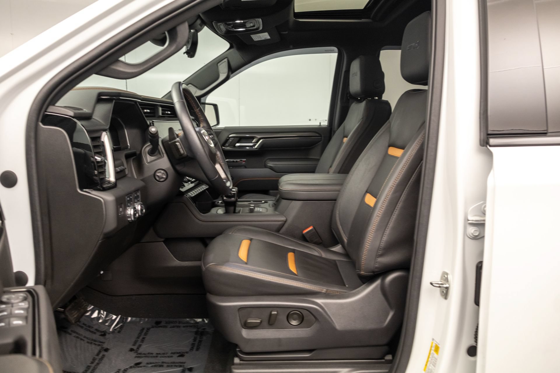 Used 2023 GMC Sierra 1500 AT4 w/ AT4 Premium Package AWD/4WD image 6
