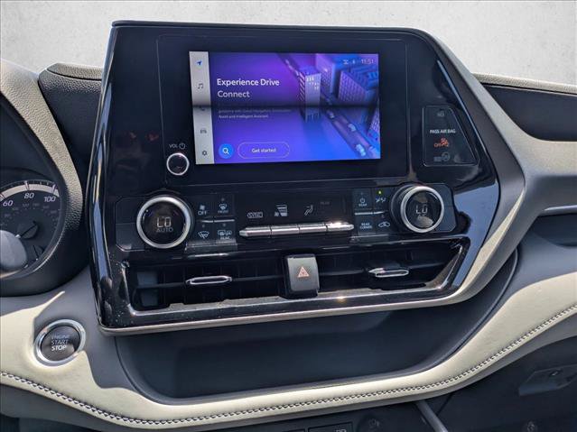 Certified 2024 Toyota Highlander LE FWD image 14