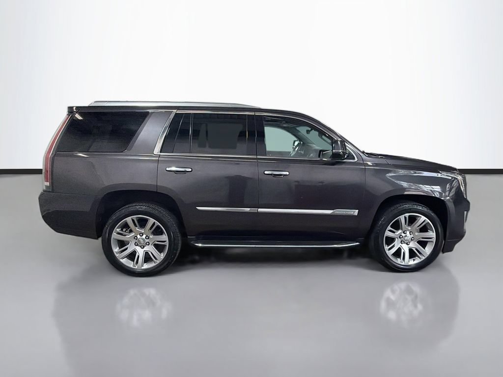 Used 2017 Cadillac Escalade Luxury AWD/4WD image 10