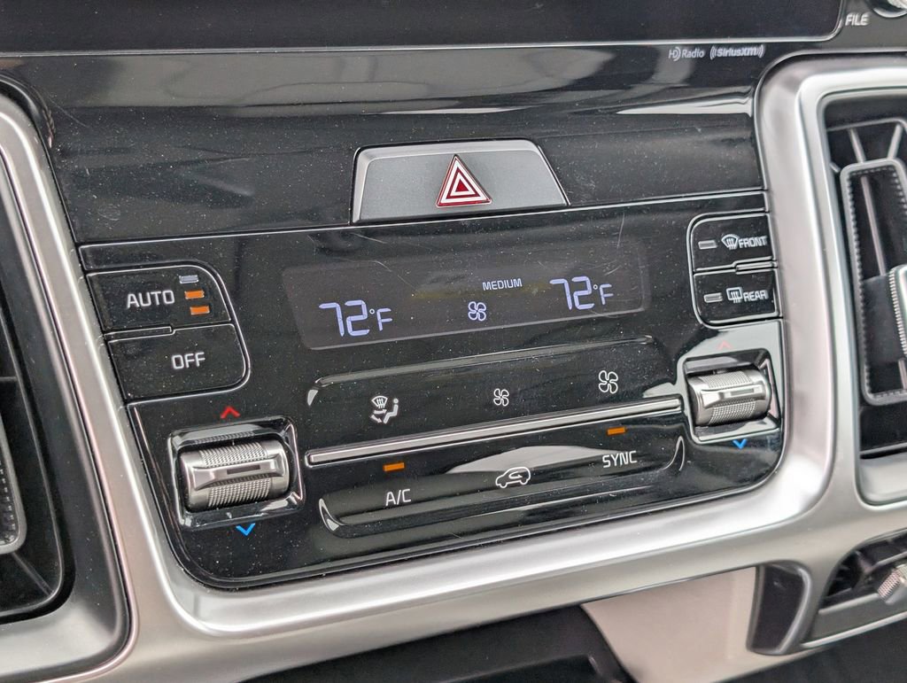 Used 2023 Kia Sorento S w/ Panoramic Sunroof Package image 29