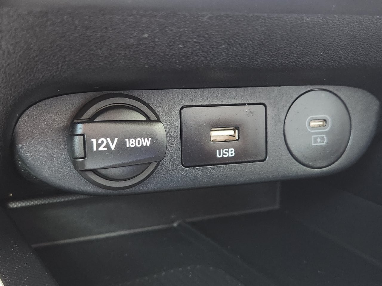 Used 2025 Hyundai Elantra Limited FWD image 18