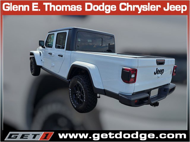 Certified 2025 Jeep Gladiator Willys image 9