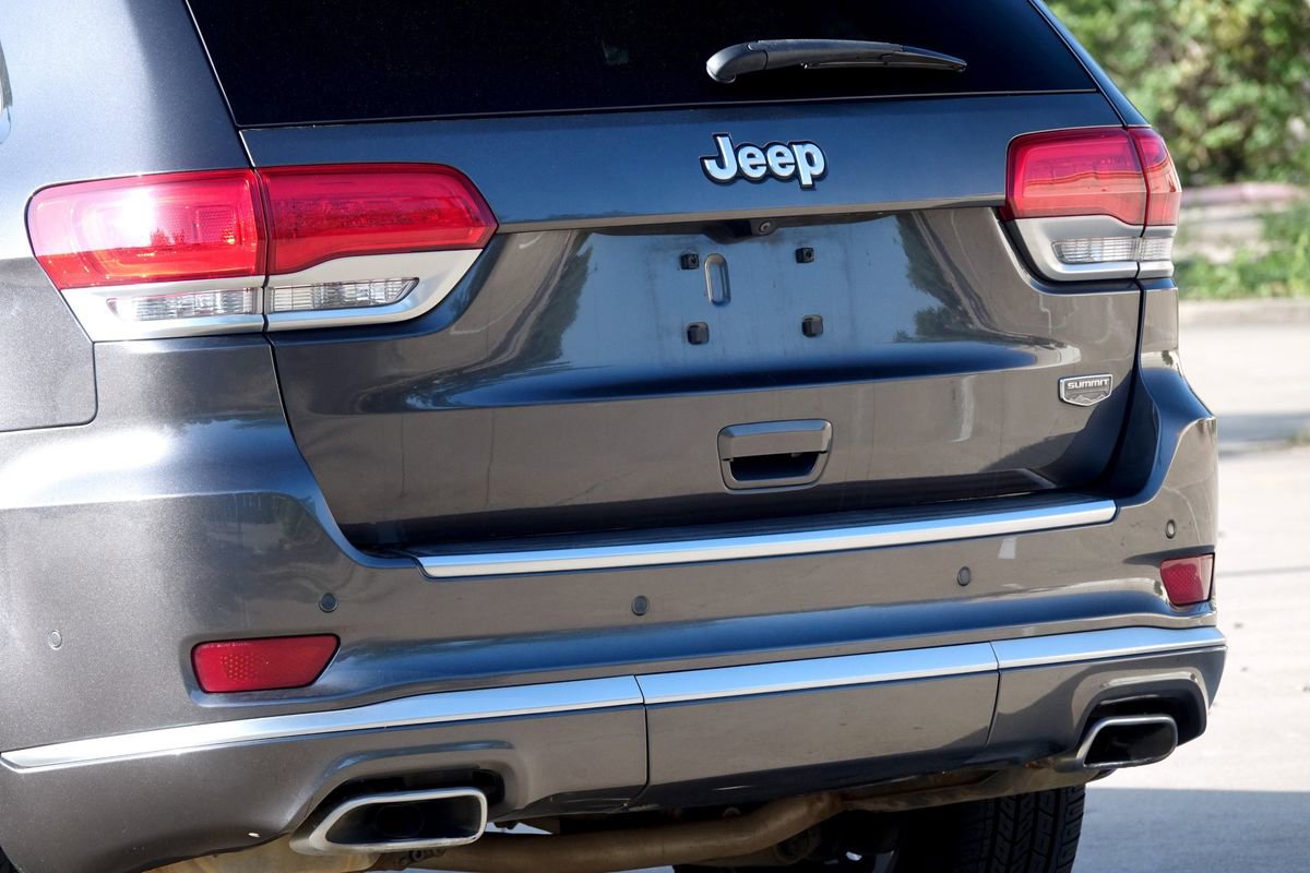 Used 2017 Jeep Grand Cherokee Summit w/ Platinum Series Group image 31