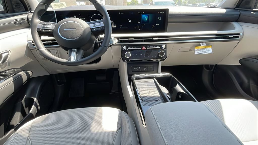 New 2025 Hyundai Tucson Limited image 17