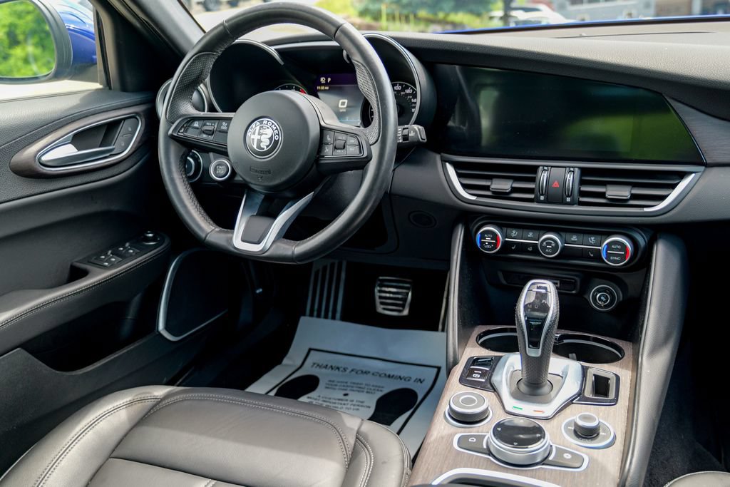 Used 2022 Alfa Romeo Giulia Ti AWD/4WD image 41