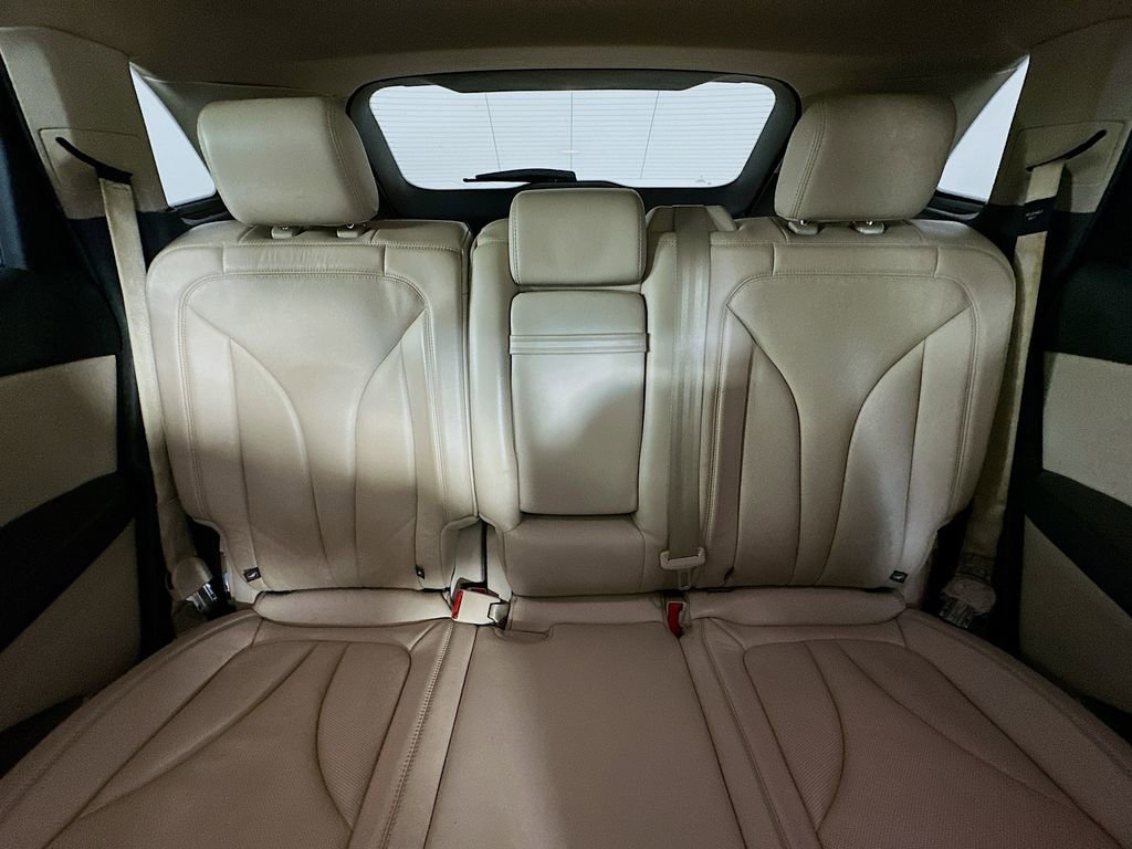 Used 2016 Lincoln MKX Reserve FWD image 13