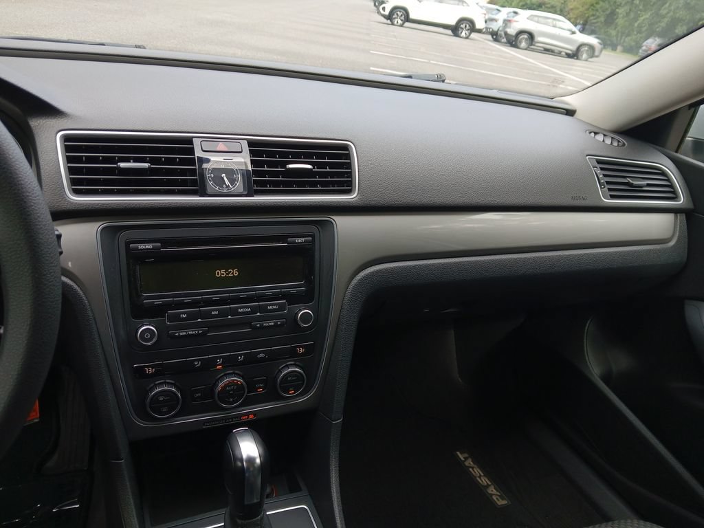 Used 2012 Volkswagen Passat 2.5 S FWD image 17